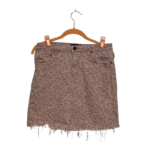 Kut Leopard Denim Mini Skirt Raw Hem Size 6 - Picture 2 of 12